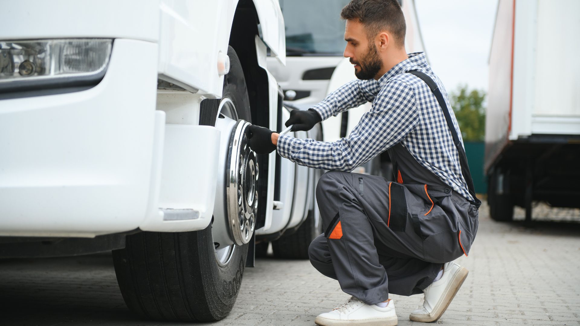 Emergency Trailer Repair: What to Do When Your Trailer Breaks Down